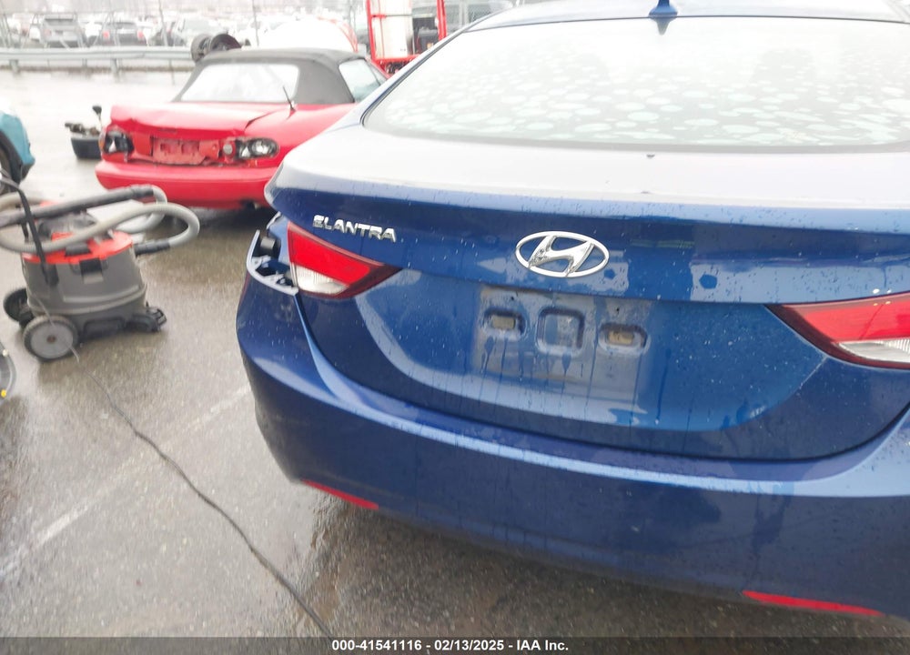 2013 HYUNDAI ELANTRA VIN: KMHDH4AE0DU835215