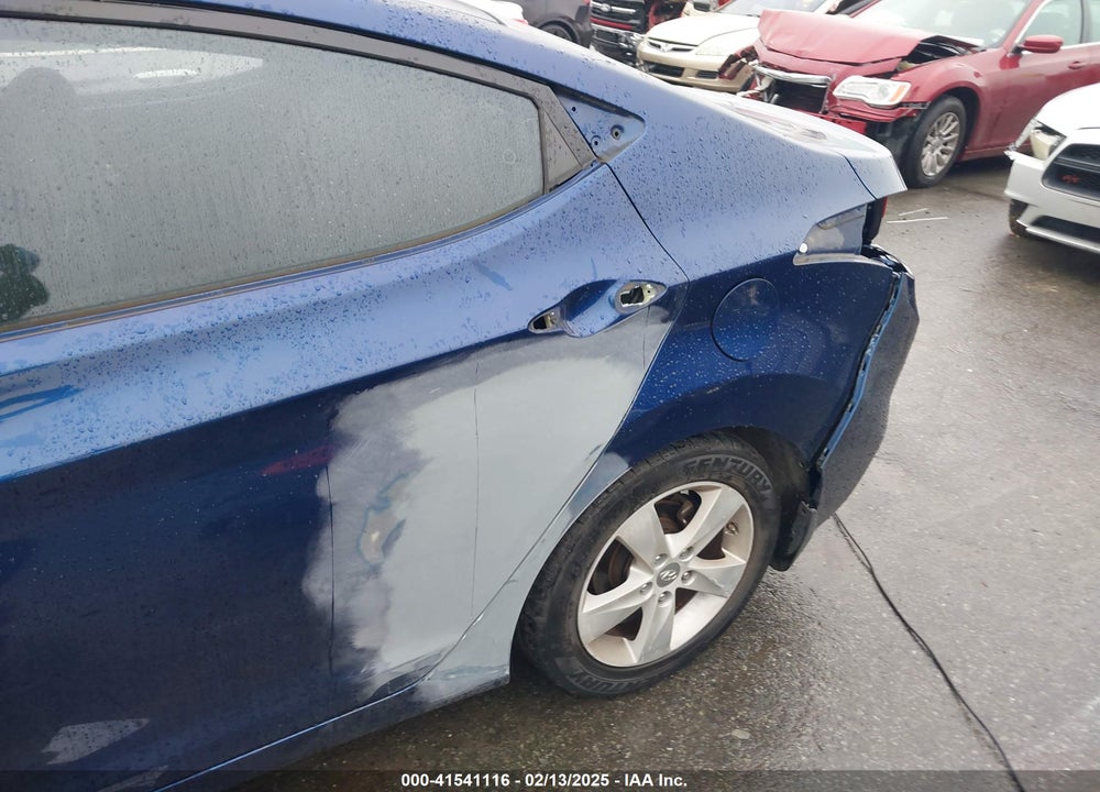 2013 HYUNDAI ELANTRA VIN: KMHDH4AE0DU835215