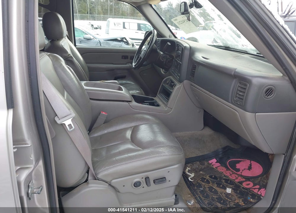 2005 CHEVROLET SUBURBAN 1500 LT VIN: 3GNFK16Z75G159642