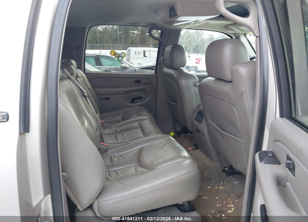 2005 CHEVROLET SUBURBAN 1500 LT VIN: 3GNFK16Z75G159642
