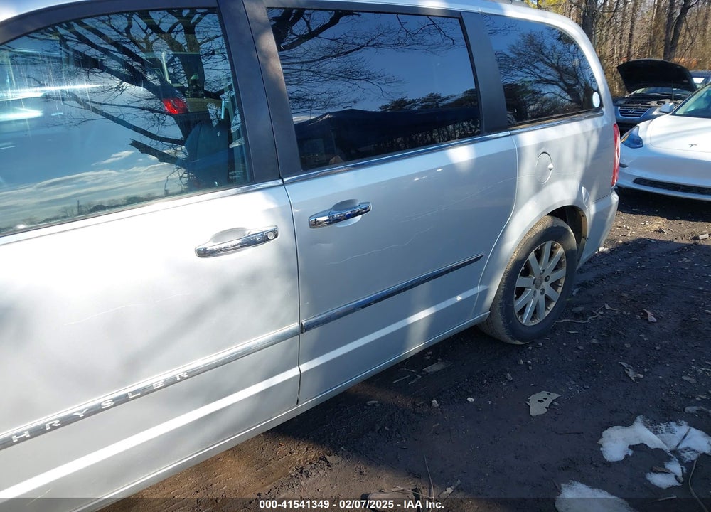 2011 CHRYSLER TOWN & COUNTRY TOURING-L VIN: 2A4RR8DGXBR782118