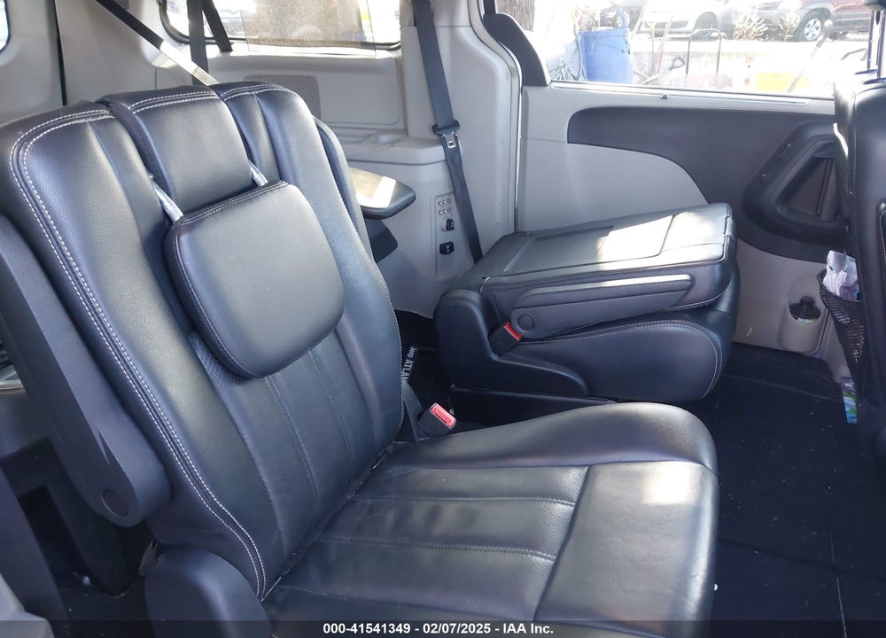 2011 CHRYSLER TOWN & COUNTRY TOURING-L VIN: 2A4RR8DGXBR782118