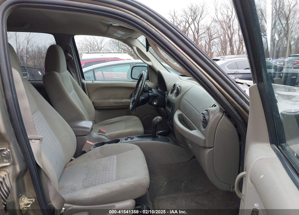 2005 JEEP LIBERTY SPORT VIN: 1J4GL48KX5W521972