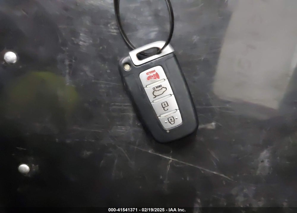 2013 HYUNDAI ELANTRA GT VIN: KMHD35LE8DU136612