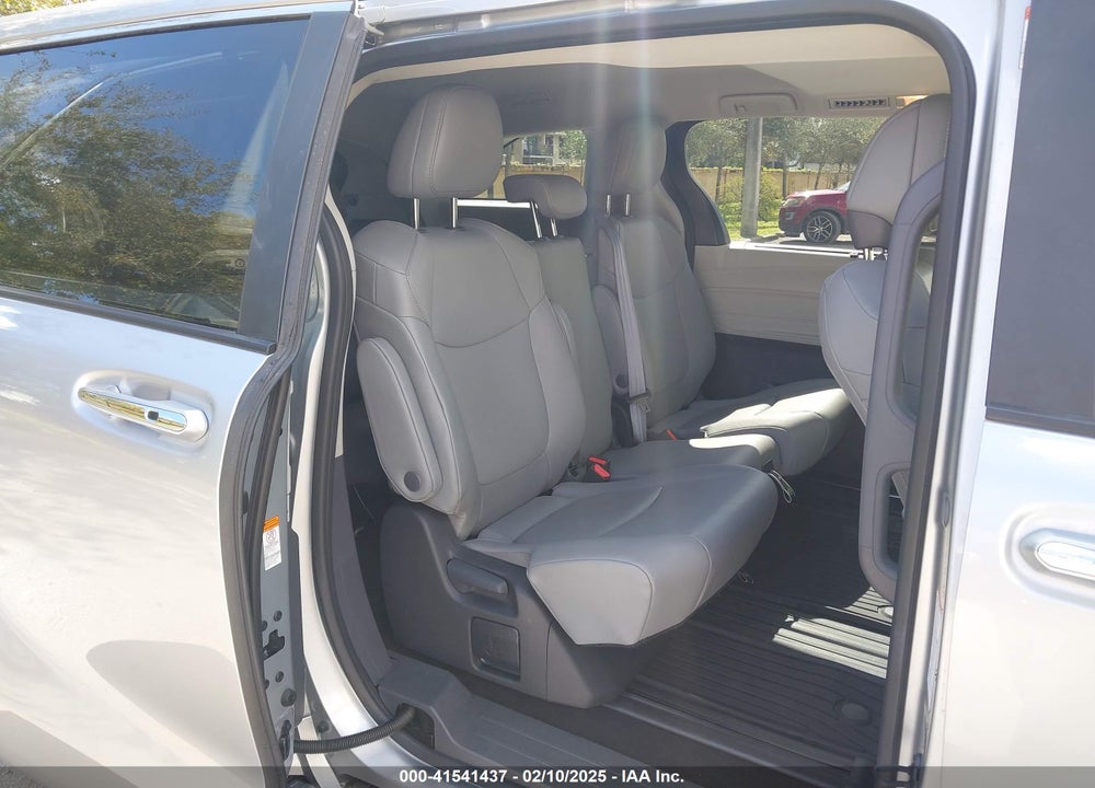 2024 TOYOTA SIENNA VIN: 5TDYRKEC9RS200201