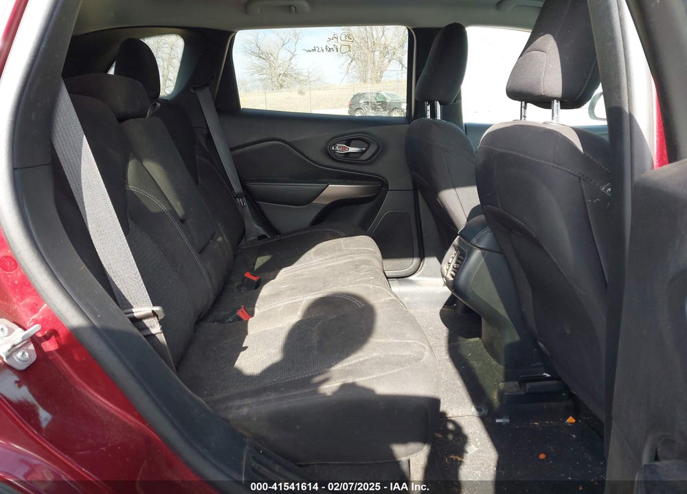 2020 JEEP CHEROKEE LATITUDE FWD VIN: 1C4PJLCB9LD605531