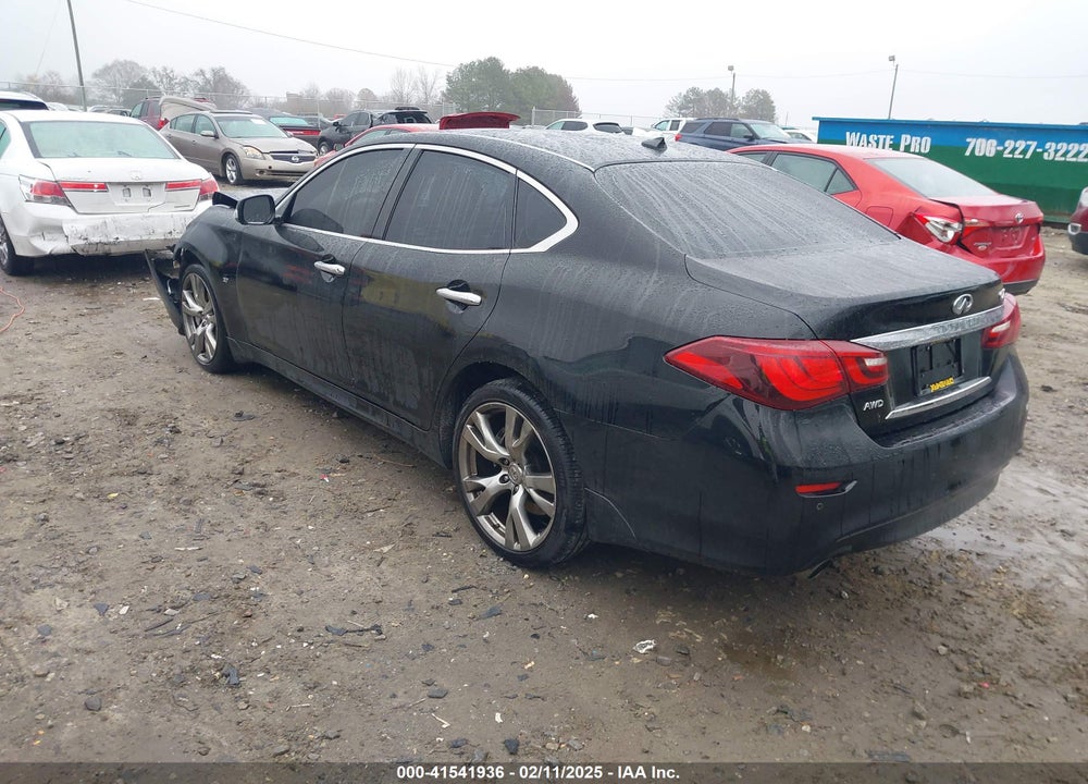 2015 INFINITI Q70 VIN: JN1BY1AR9FM561113