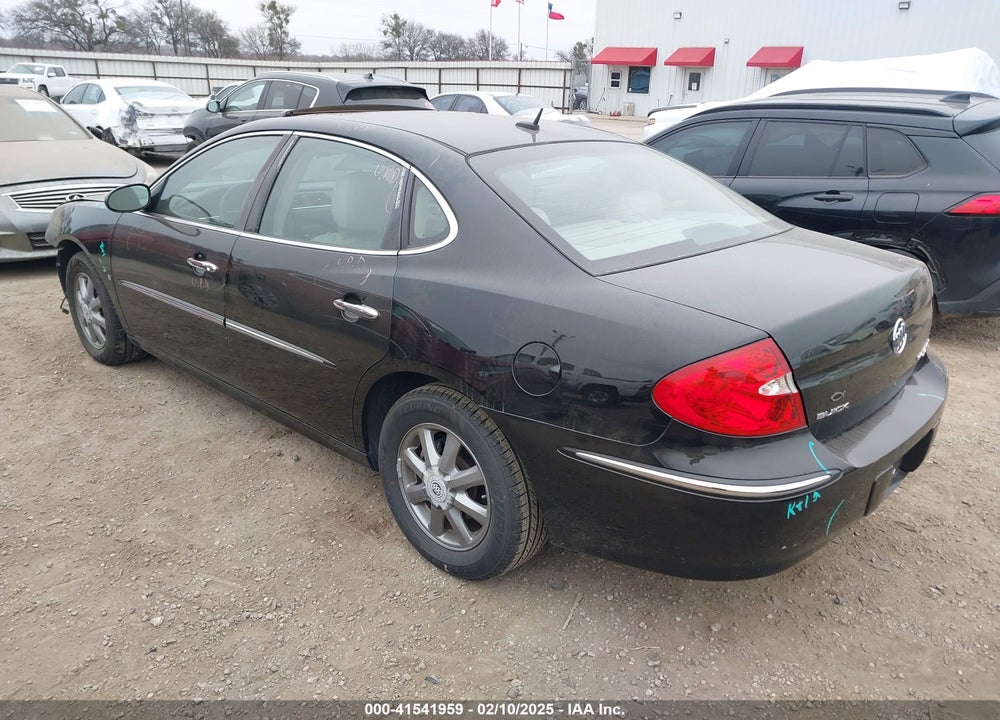 2008 BUICK LACROSSE VIN: 2G4WD582281182183
