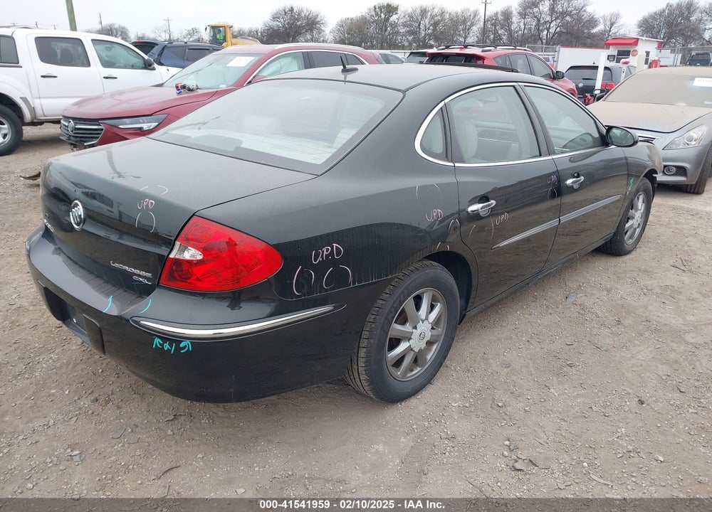 2008 BUICK LACROSSE VIN: 2G4WD582281182183