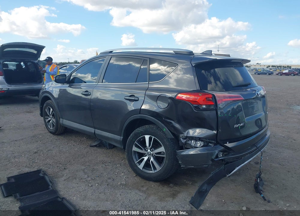 2016 TOYOTA RAV4 XLE VIN: 2T3WFREVXGW240213