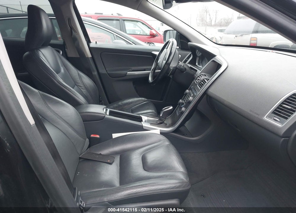 2014 VOLVO XC60 VIN: YV4902DZ8E2534299