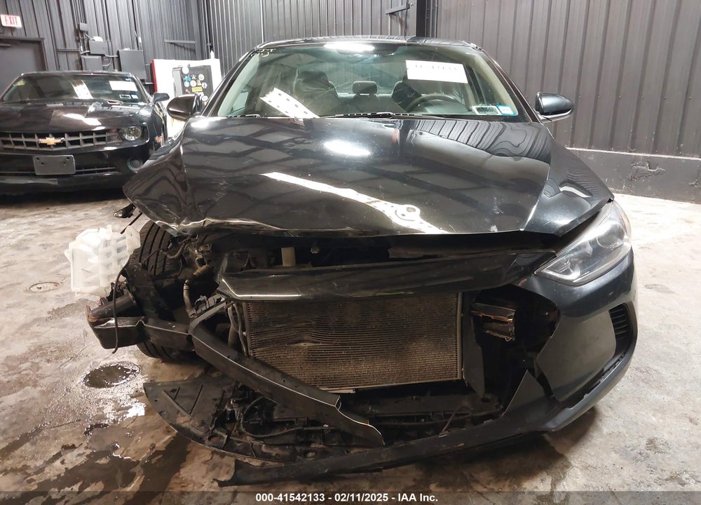 2018 HYUNDAI ELANTRA VIN: 5NPD84LF7JH365118