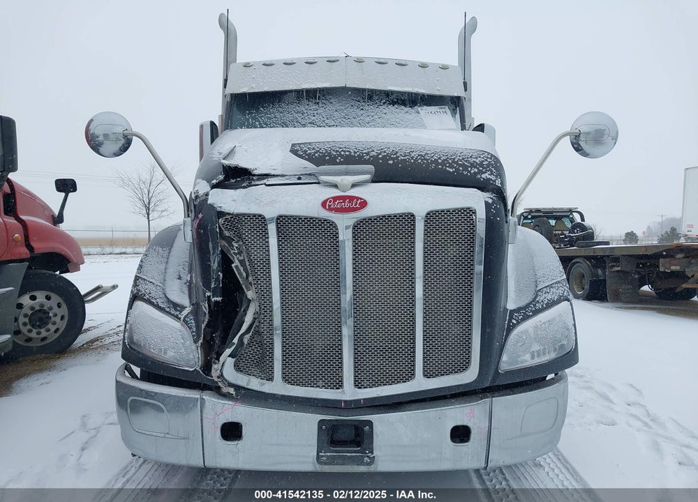 2015 PETERBILT 579 VIN: 1XPBD49X7FD203648