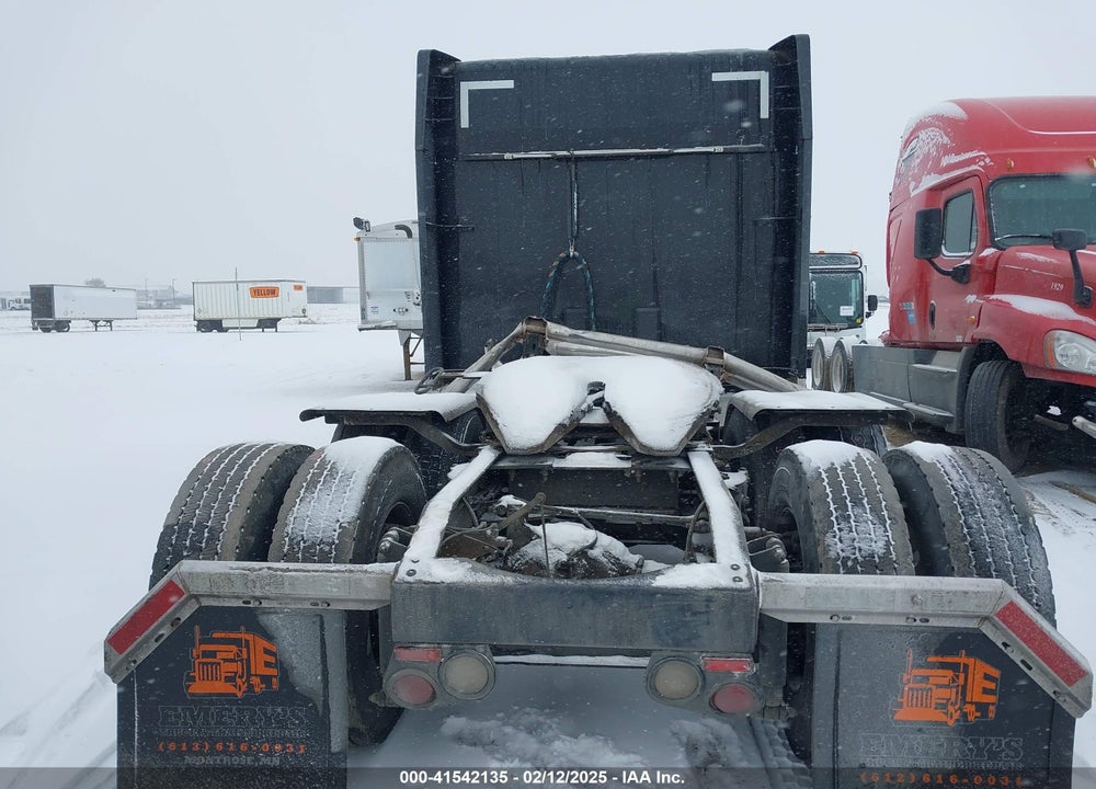 2015 PETERBILT 579 VIN: 1XPBD49X7FD203648