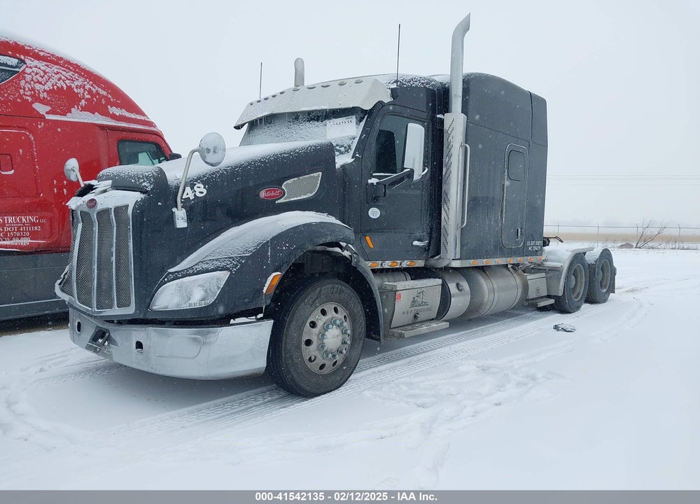 2015 PETERBILT 579 VIN: 1XPBD49X7FD203648