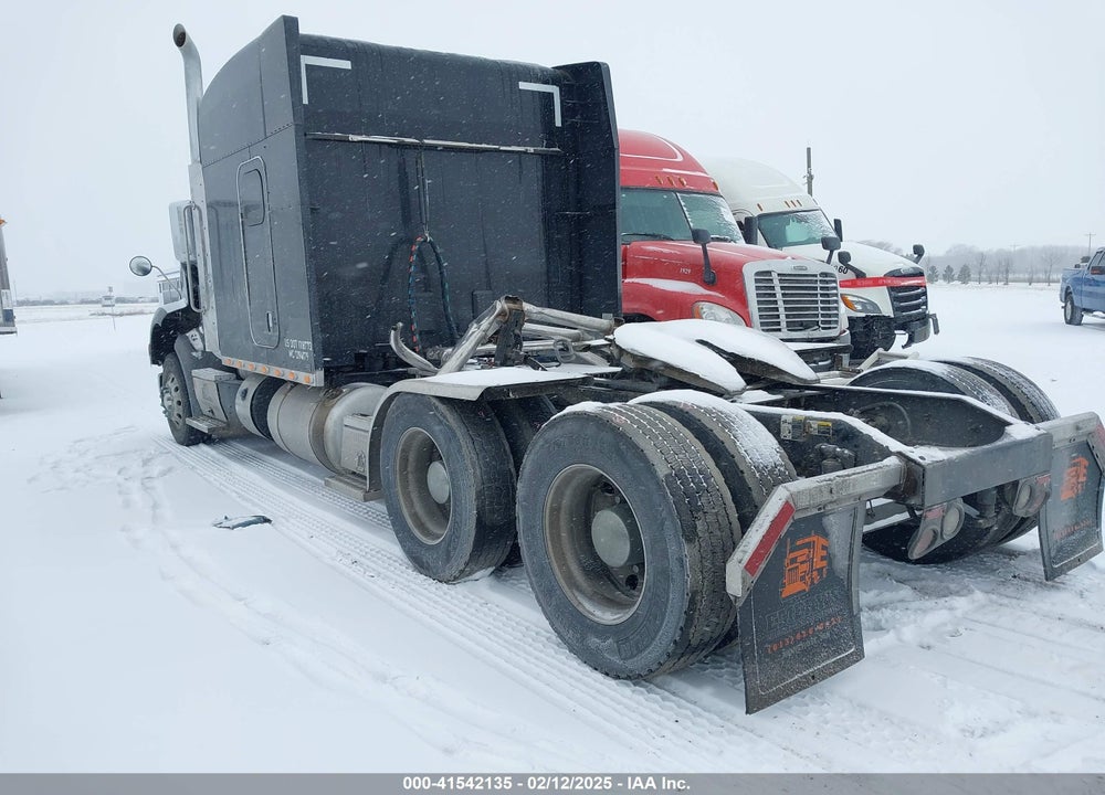 2015 PETERBILT 579 VIN: 1XPBD49X7FD203648