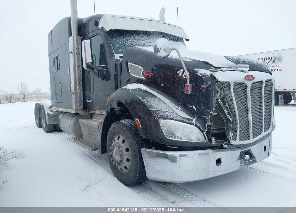 2015 PETERBILT 579 VIN: 1XPBD49X7FD203648