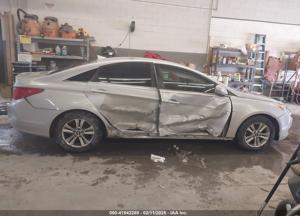 2013 HYUNDAI SONATA VIN: 5NPEB4AC8DH785845