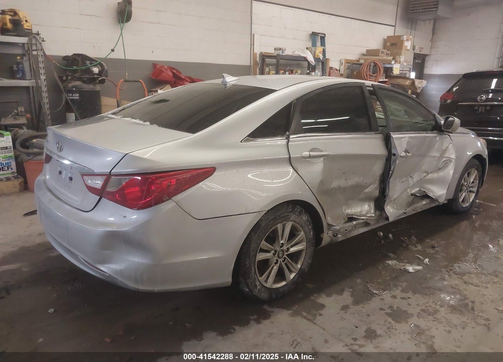 2013 HYUNDAI SONATA VIN: 5NPEB4AC8DH785845