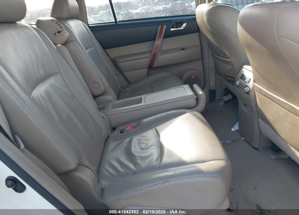 2008 TOYOTA HIGHLANDER LIMITED VIN: JTEES42A982103300