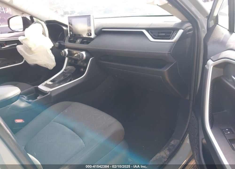 2021 TOYOTA RAV4 VIN: 2T3P1RFV1MW239321