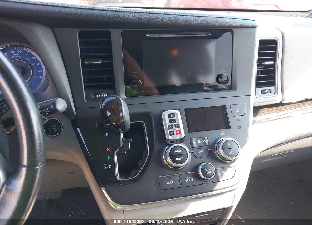 2016 TOYOTA SIENNA XLE LIMITED VIN: 5TDYK3DC3GS718216