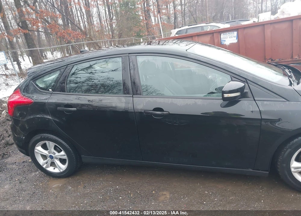 2014 FORD FOCUS VIN: 1FADP3K28EL370489