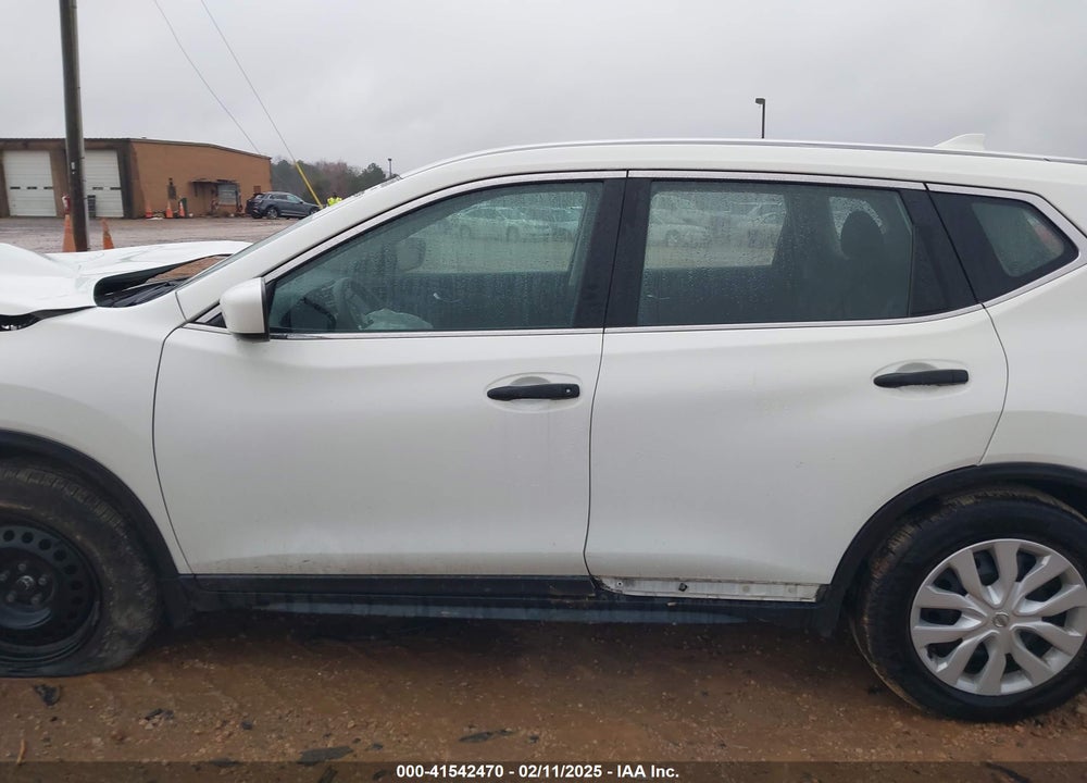 2017 NISSAN ROGUE VIN: 5N1AT2MT3HC741308