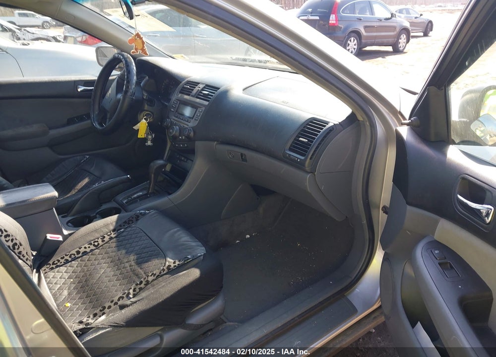 2007 HONDA ACCORD VIN: 1HGCM56177A016720