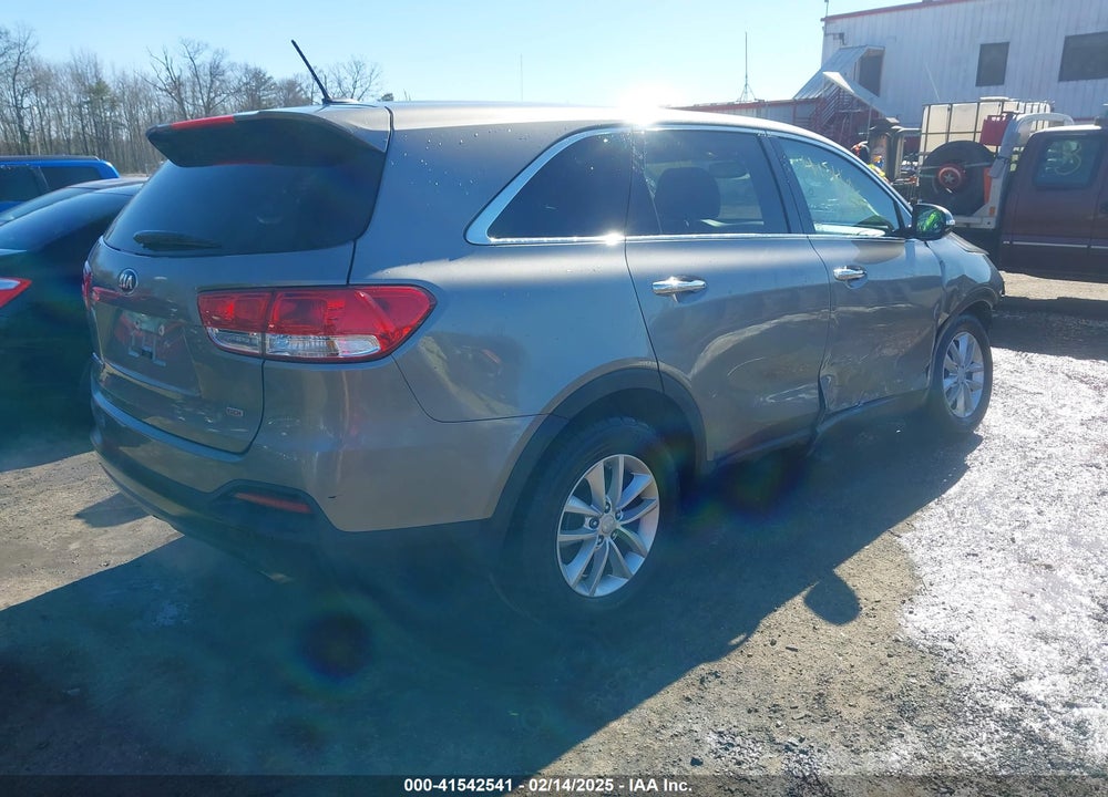 2017 KIA SORENTO 2.4L L VIN: 5XYPG4A33HG209703