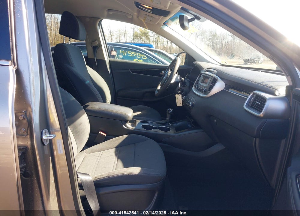2017 KIA SORENTO 2.4L L VIN: 5XYPG4A33HG209703