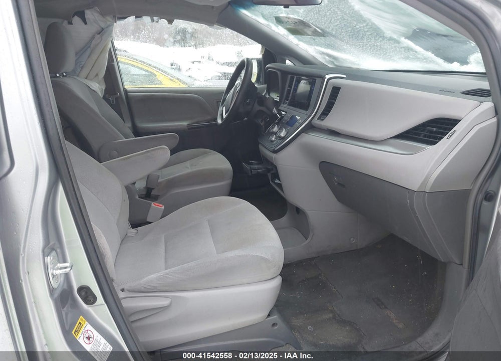 2017 TOYOTA SIENNA VIN: 5TDZZ3DC9HS802672