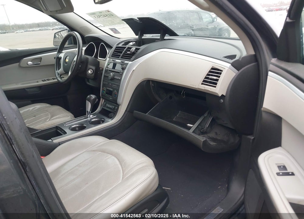 2011 CHEVROLET TRAVERSE VIN: 1GNKRLED8BJ186211