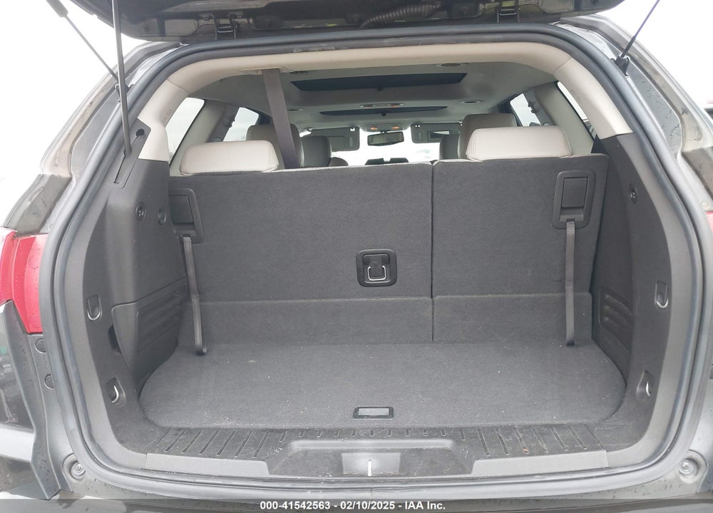 2011 CHEVROLET TRAVERSE VIN: 1GNKRLED8BJ186211