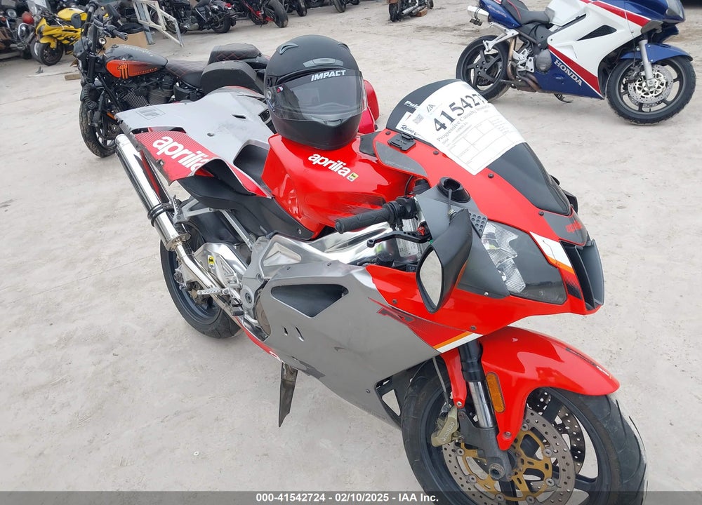 2004 APRILIA RSV 1000 R VIN: ZD4RRU0014S000009