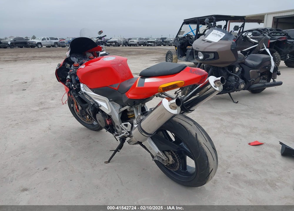 2004 APRILIA RSV 1000 R VIN: ZD4RRU0014S000009