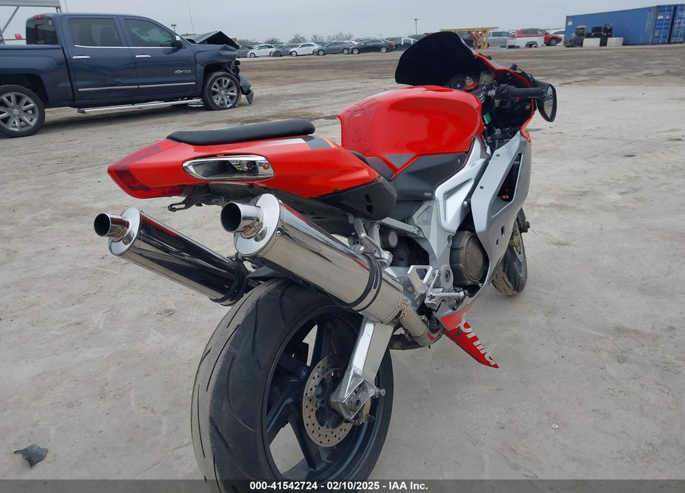 2004 APRILIA RSV 1000 R VIN: ZD4RRU0014S000009