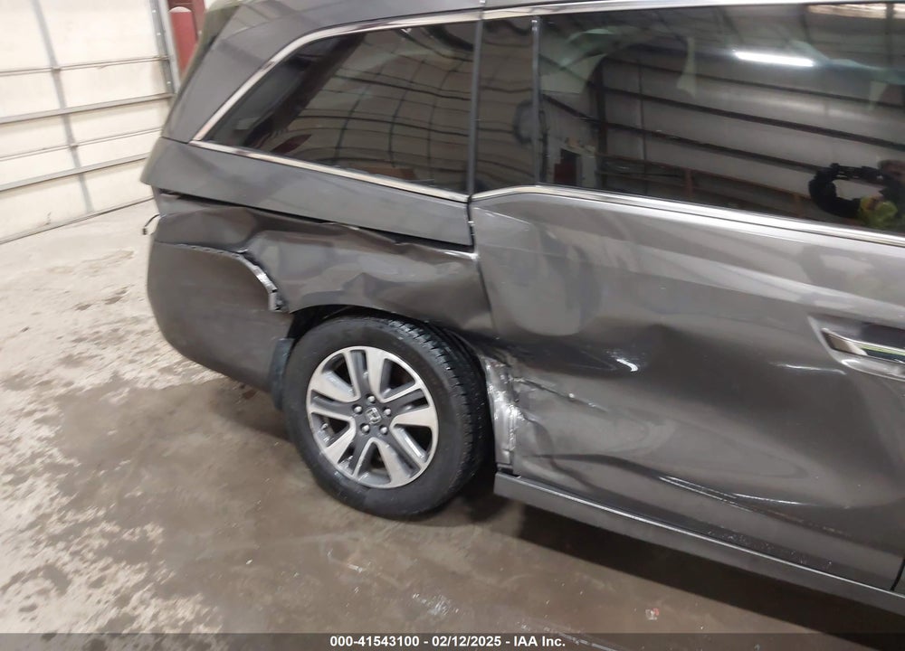 2016 HONDA ODYSSEY VIN: 5FNRL5H9XGB017463