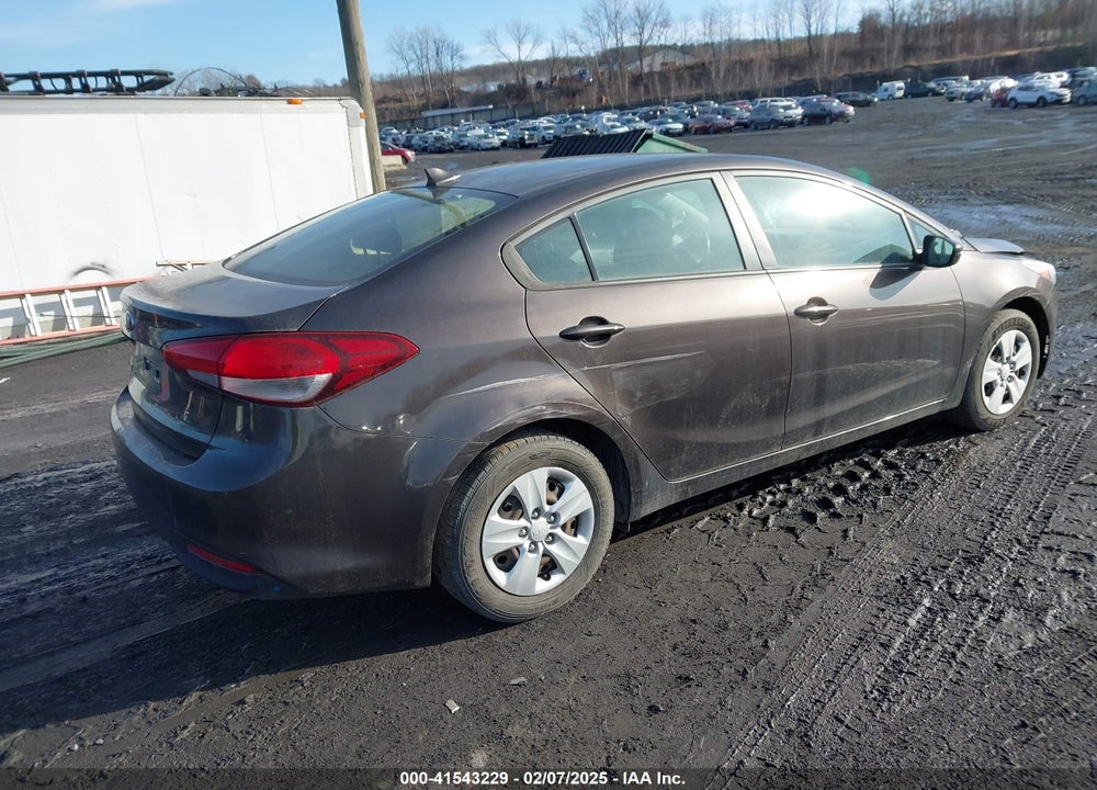 2018 KIA FORTE VIN: 3KPFK4A70JE205690