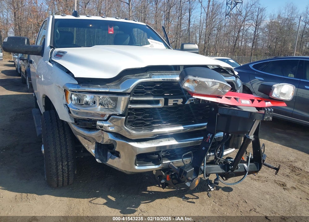 2022 RAM 2500 TRADESMAN 4X4 8' BOX VIN: 3C6MR5AJ0NG417897
