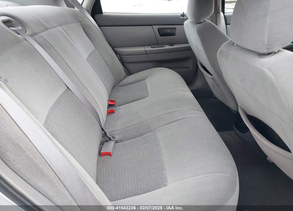 2007 FORD TAURUS VIN: 1FAFP53U27A107658