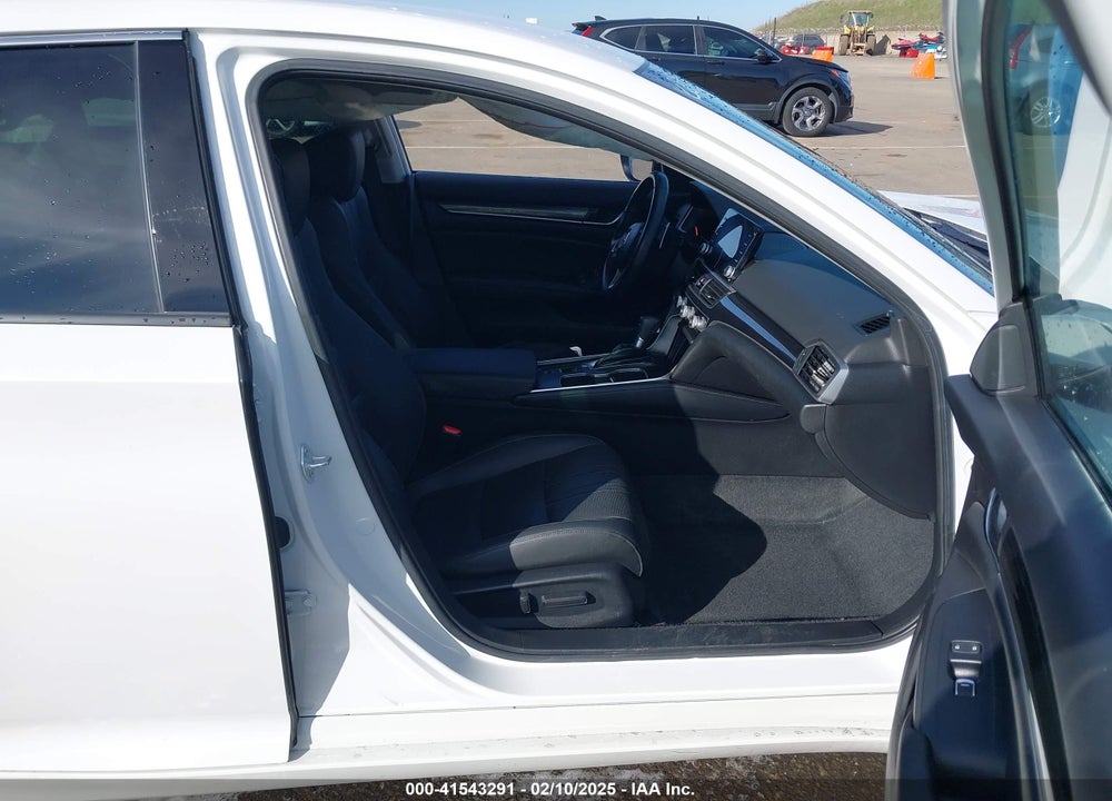 2022 HONDA ACCORD VIN: 1HGCV1F43NA028926