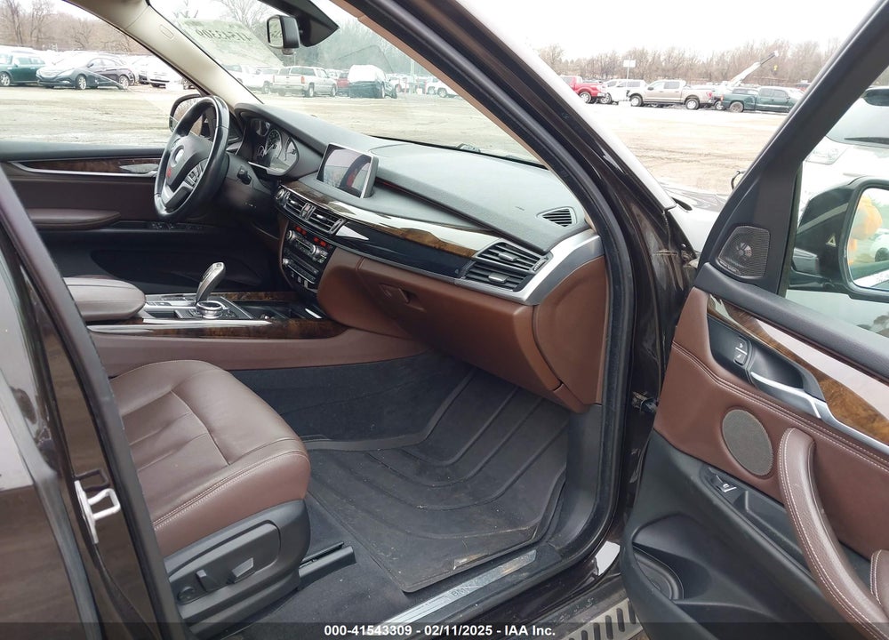 2015 BMW X5 VIN: 5UXKR0C54F0K52542