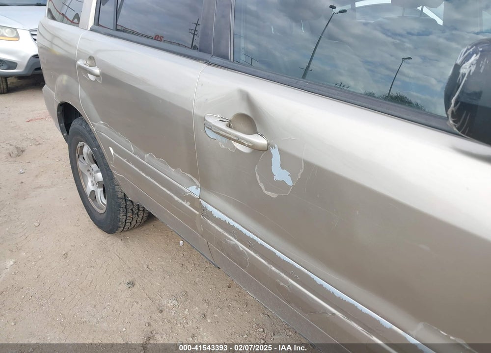 2006 HONDA PILOT EX-L VIN: 5FNYF28586B039412
