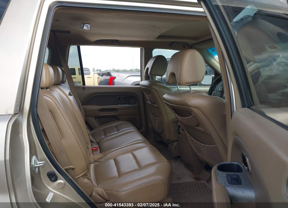 2006 HONDA PILOT EX-L VIN: 5FNYF28586B039412