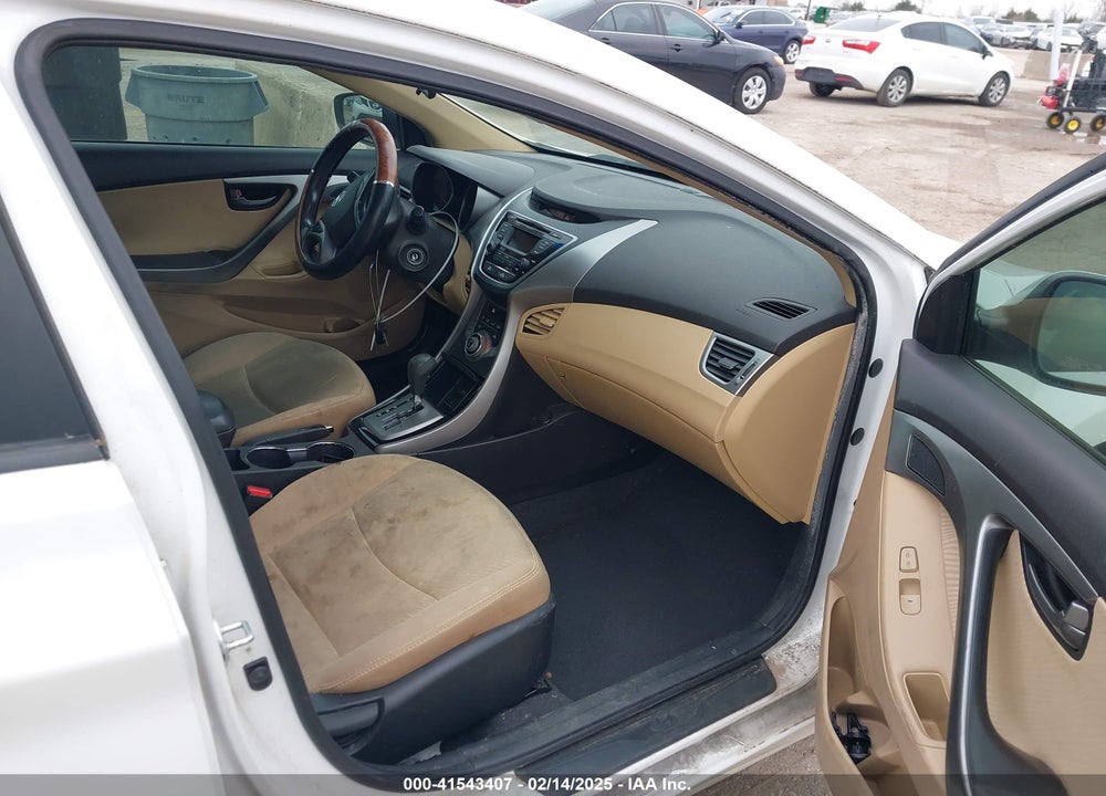 2013 HYUNDAI ELANTRA VIN: 5NPDH4AE8DH390933