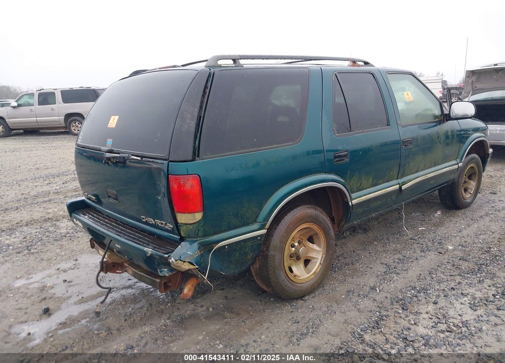 1997 CHEVROLET BLAZER LS VIN: 1GNCS13W1V2261394