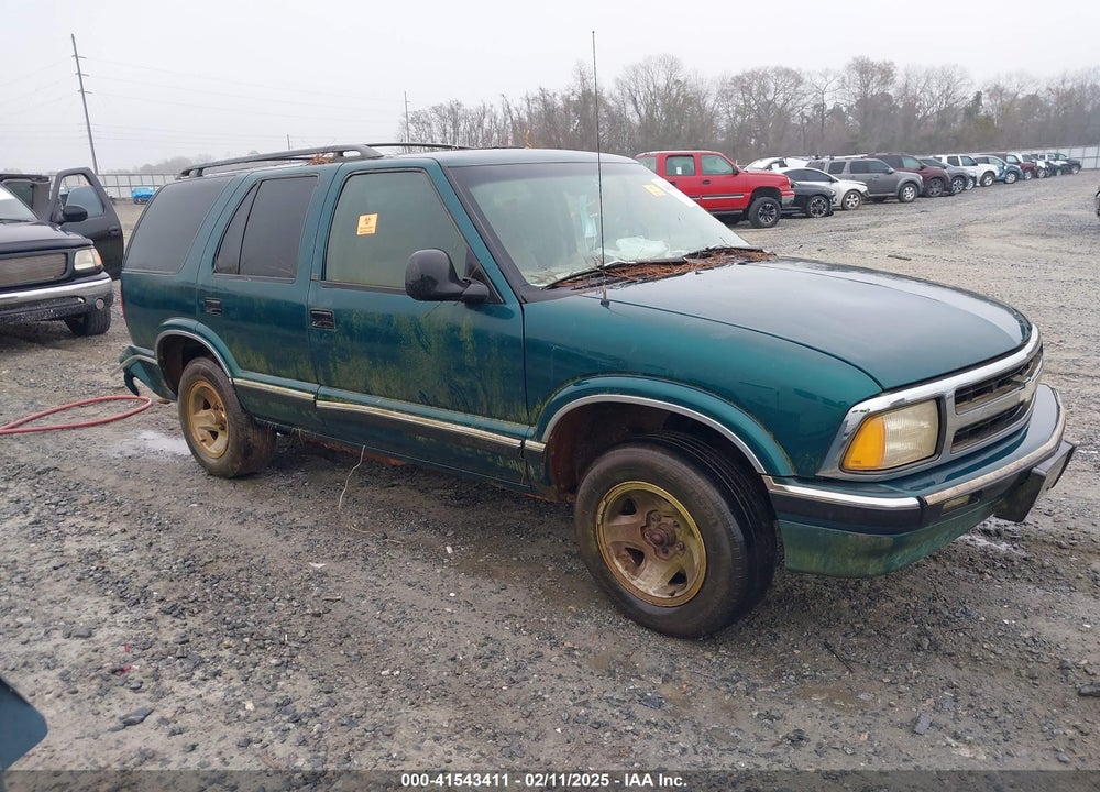 1997 CHEVROLET BLAZER LS VIN: 1GNCS13W1V2261394