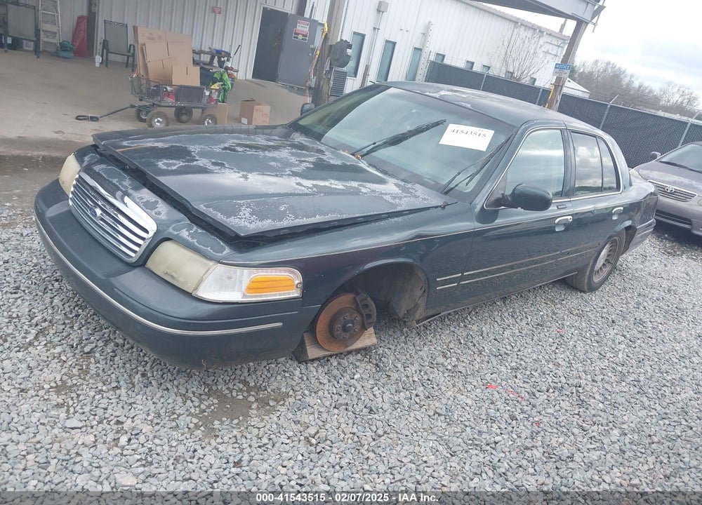 1998 FORD CROWN VICTORIA VIN: 2FAFP73W2WX100941