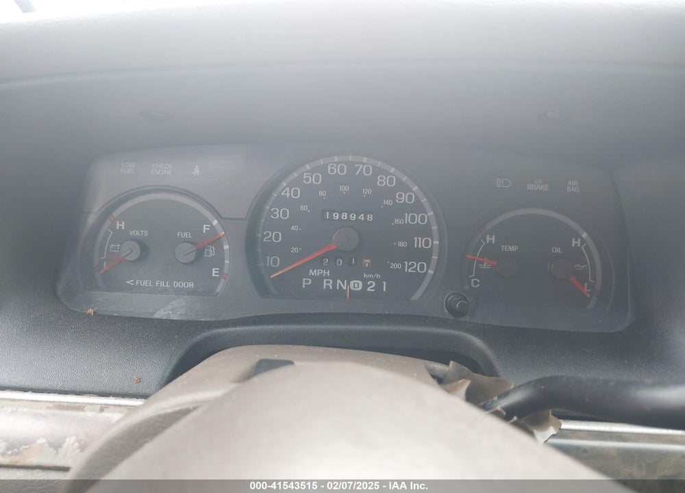 1998 FORD CROWN VICTORIA VIN: 2FAFP73W2WX100941